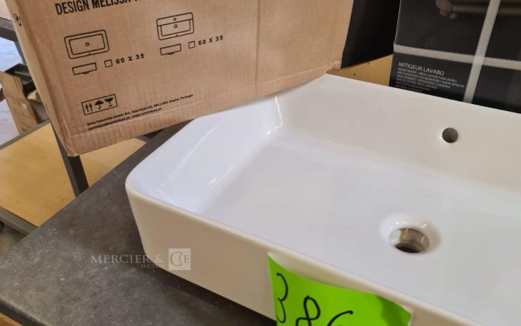 Autre Lot meuble salle de bain de 90cm  , lavabo à poser de 60×35 cm , une bonde , et  323