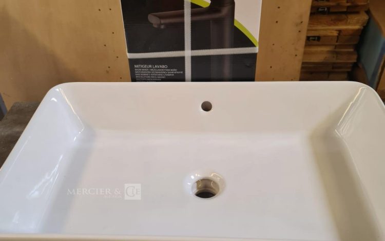 Autre Lot meuble salle de bain de 90cm  , lavabo à poser de 60×35 cm , une bonde , et  323