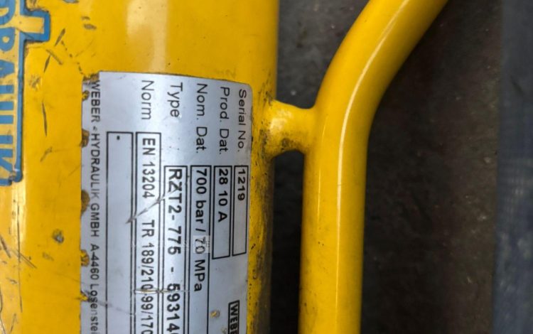 Autre Lot composé de plusieurs outils pour les véhicules de décarcération.  326