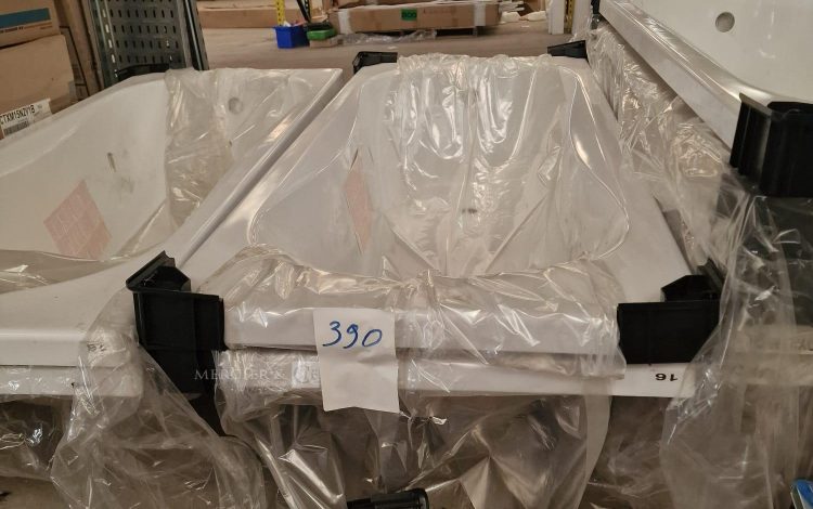 Autre Lot de 2 baignoires de 160 cm de longueur et 70cm de largeur  327