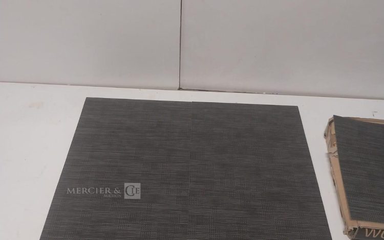 Autre Lot de 190m² de dalle pvc, une dalle mesure 50x50cm, TECSOM  352