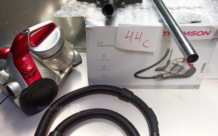 Autre Monte matériaux marque Haemmerlin 6 échelles de 2 m + échelle de départ  + coude  44