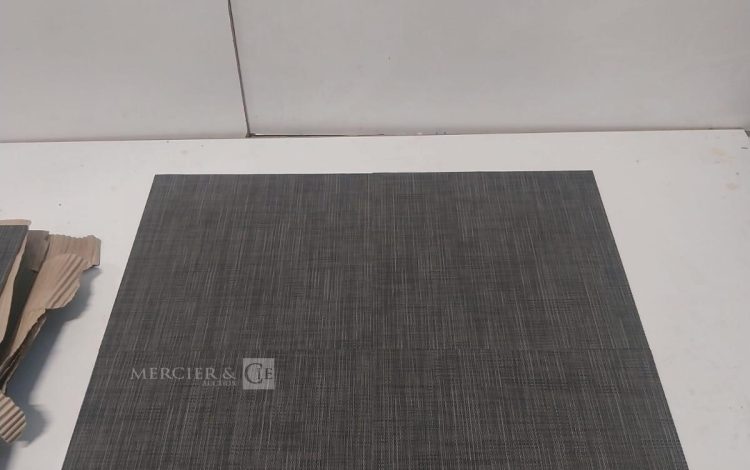 Autre Lot de 190m² de dalle pvc, une dalle mesure 50x50cm, TECSOM  370
