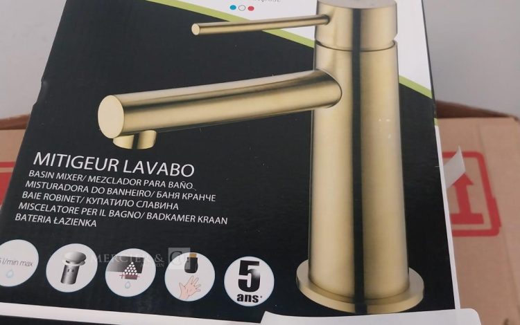 Autre Lot de 3 mitigeurs pour lavabo couleur or n marque Esse Bagno  377