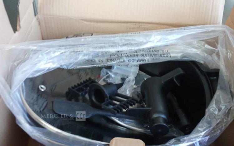 Autre Auto laveuse , model AS5160T , puissance 1176w  24V  , IP24 marque VEPER  47
