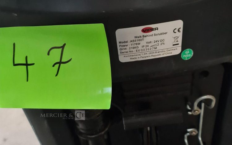Autre Auto laveuse , model AS5160T , puissance 1176w  24V  , IP24 marque VEPER  47