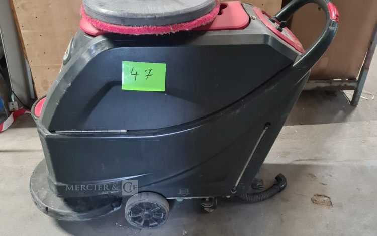 Autre Auto laveuse , model AS5160T , puissance 1176w  24V  , IP24 marque VEPER  47