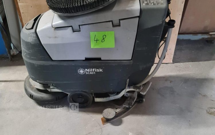 Autre Auto laveuse marque NILFISK SC401 non testé  48