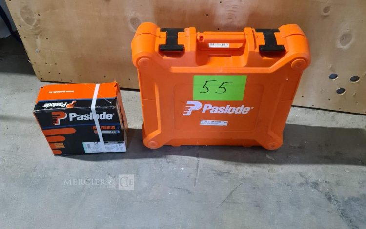 Autre Lot d’un cloueur de la marque PASLODE avec 1 boite de clous  55