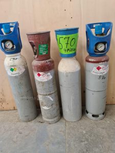 Autre Lot de 4 bouteilles oxygènes , 4 modèles différents  397
