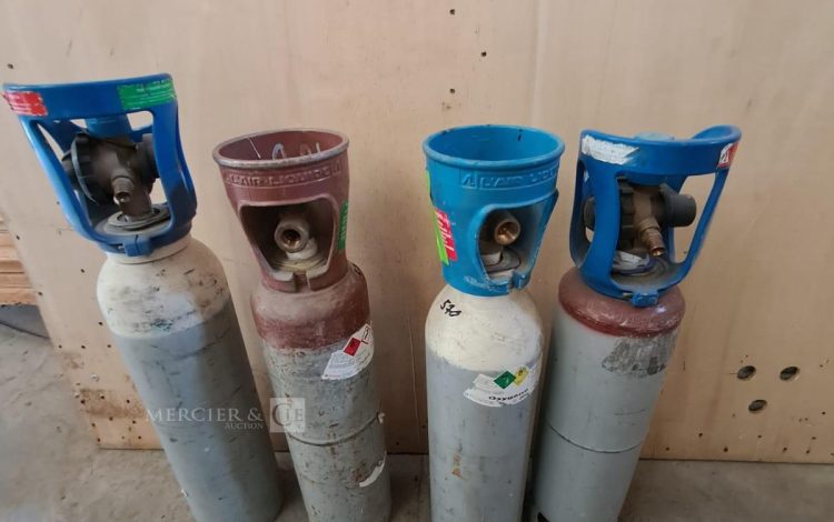 Autre Lot de 4 bouteilles oxygènes , 4 modèles différents  397