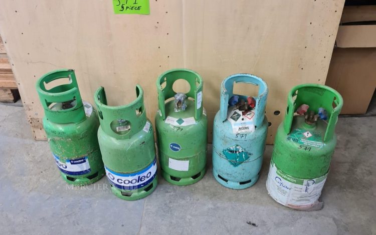 Autre Lot de 5 bouteilles pour le gaz  398
