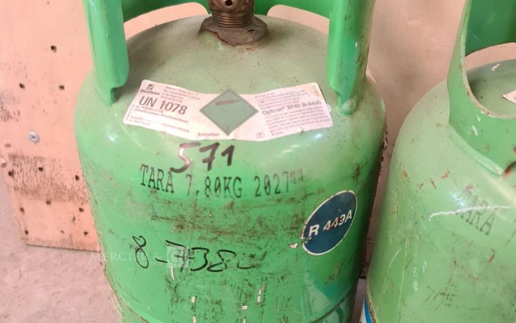 Autre Lot de 5 bouteilles pour le gaz  398