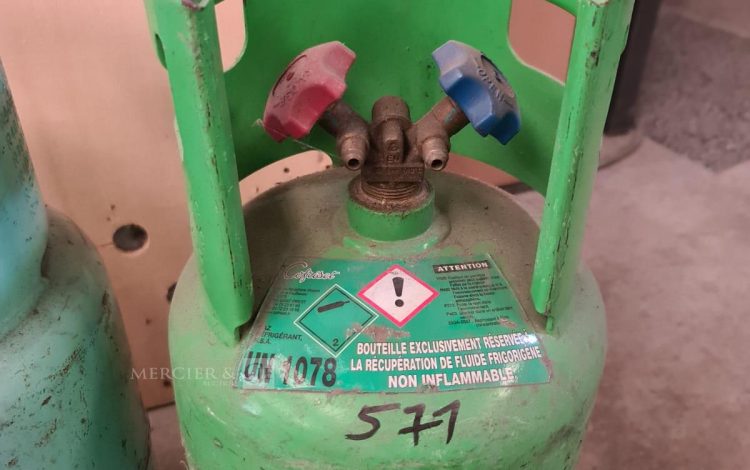 Autre Lot de 5 bouteilles pour le gaz  398