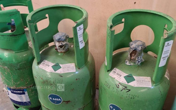 Autre Lot de 5 bouteilles pour le gaz  398