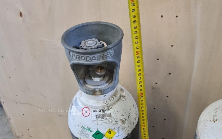 Autre Lot de 2 bouteilles à oxygène industriel X20S, les bouteilles sont remplis  404
