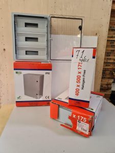 Autre lot d’une Tondeuse tracté et une tondeuse manuelle  71