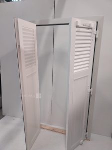 Autre Lot de 8 volets cadre aluminium dont 2 pcs de 107x176cm et 6 pcs de 107x195cm  73