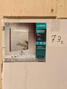 Autre Lot de 8 volets cadre aluminium dont 2 pcs de 107x176cm et 6 pcs de 107x195cm  73
