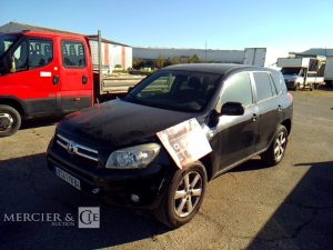 TOYOTA RAV-4 D4D 4WD 2.2 16V 136CV NOIR 8741YX84