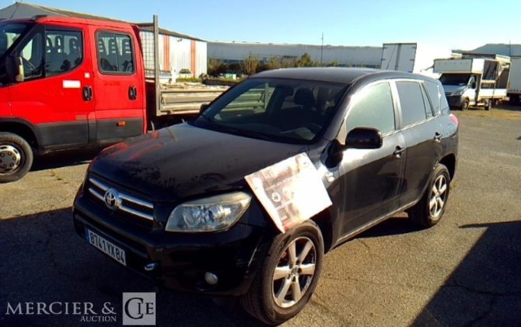 TOYOTA RAV-4 D4D 4WD 2.2 16V 136CV NOIR 8741YX84