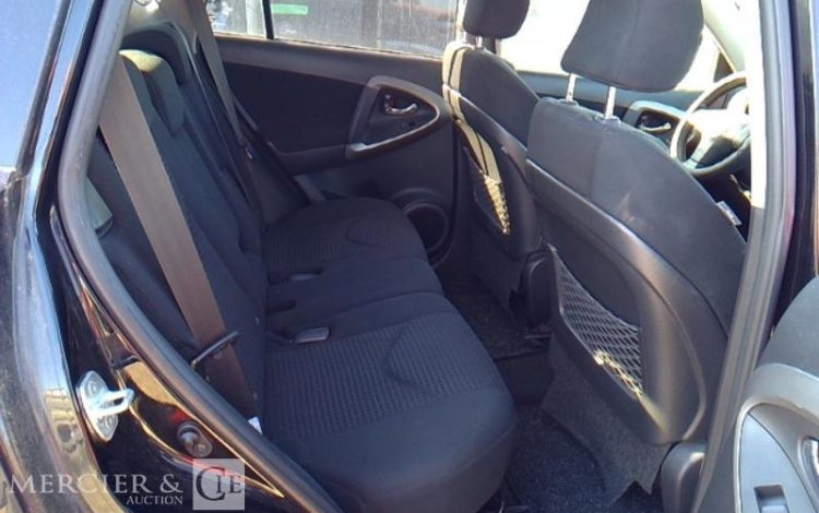 TOYOTA RAV-4 D4D 4WD 2.2 16V 136CV NOIR 8741YX84