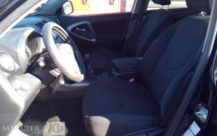 TOYOTA RAV-4 D4D 4WD 2.2 16V 136CV NOIR 8741YX84