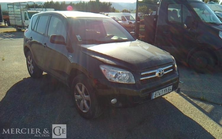 TOYOTA RAV-4 D4D 4WD 2.2 16V 136CV NOIR 8741YX84