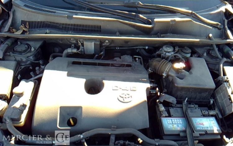 TOYOTA RAV-4 D4D 4WD 2.2 16V 136CV NOIR 8741YX84