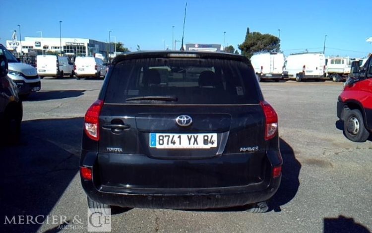 TOYOTA RAV-4 D4D 4WD 2.2 16V 136CV NOIR 8741YX84