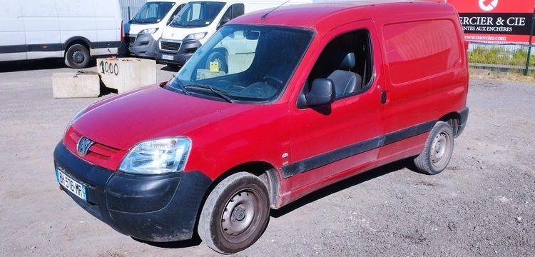 PEUGEOT PARTNER UTILITAIRE 1.6 HDI FOURGON 75 CV – DIESEL – 115551 KMS – ANNEE 2006 BORDEAUX BH-578-MR