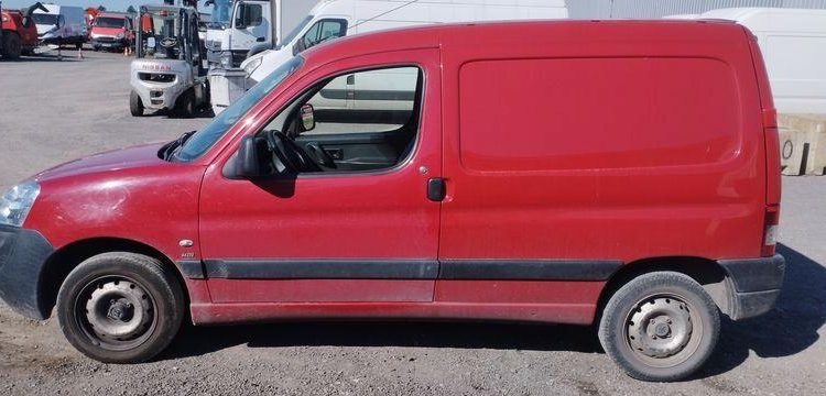 PEUGEOT PARTNER UTILITAIRE 1.6 HDI FOURGON 75 CV – DIESEL – 115551 KMS – ANNEE 2006 BORDEAUX BH-578-MR