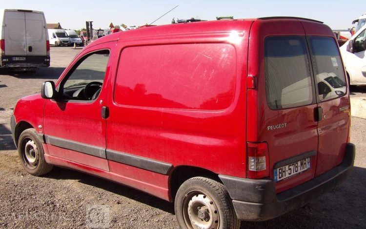 PEUGEOT PARTNER UTILITAIRE 1.6 HDI FOURGON 75 CV – DIESEL – 115551 KMS – ANNEE 2006 BORDEAUX BH-578-MR