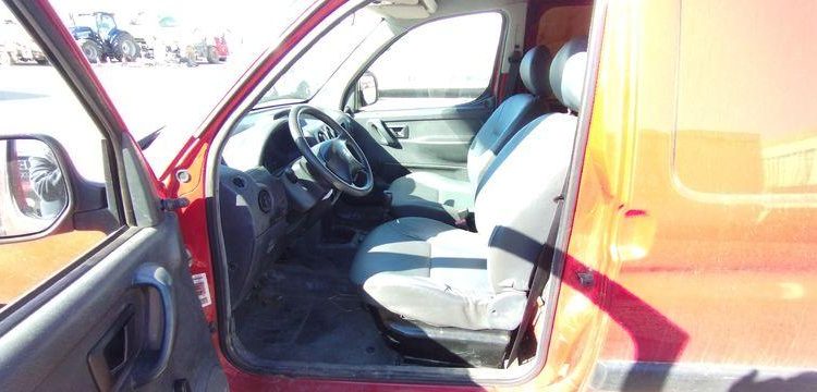 PEUGEOT PARTNER UTILITAIRE 1.6 HDI FOURGON 75 CV – DIESEL – 115551 KMS – ANNEE 2006 BORDEAUX BH-578-MR