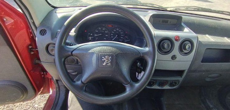 PEUGEOT PARTNER UTILITAIRE 1.6 HDI FOURGON 75 CV – DIESEL – 115551 KMS – ANNEE 2006 BORDEAUX BH-578-MR