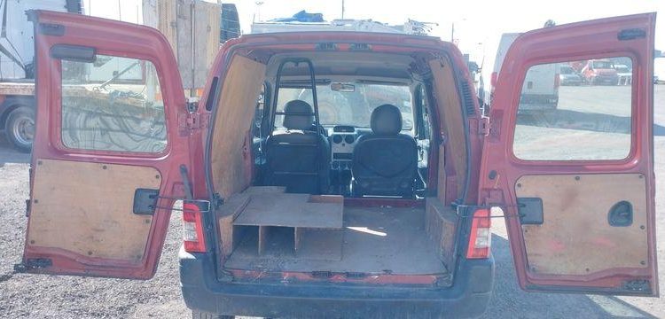PEUGEOT PARTNER UTILITAIRE 1.6 HDI FOURGON 75 CV – DIESEL – 115551 KMS – ANNEE 2006 BORDEAUX BH-578-MR