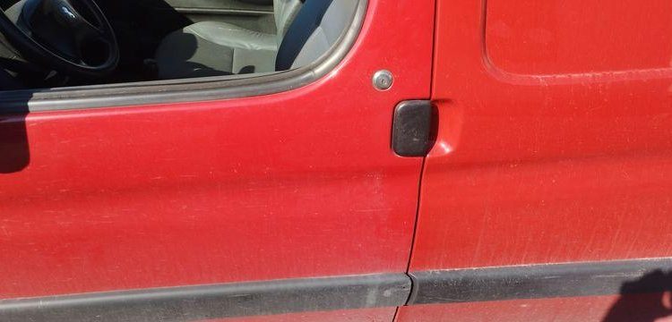 PEUGEOT PARTNER UTILITAIRE 1.6 HDI FOURGON 75 CV – DIESEL – 115551 KMS – ANNEE 2006 BORDEAUX BH-578-MR