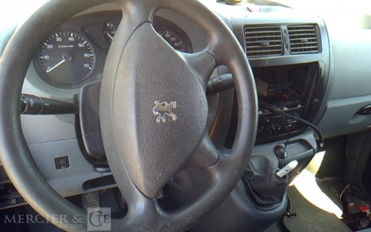 PEUGEOT EXPERT  BJ-842-FZ