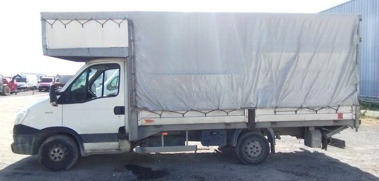 IVECO 3T5 BACHE BLANC CH-128-AH