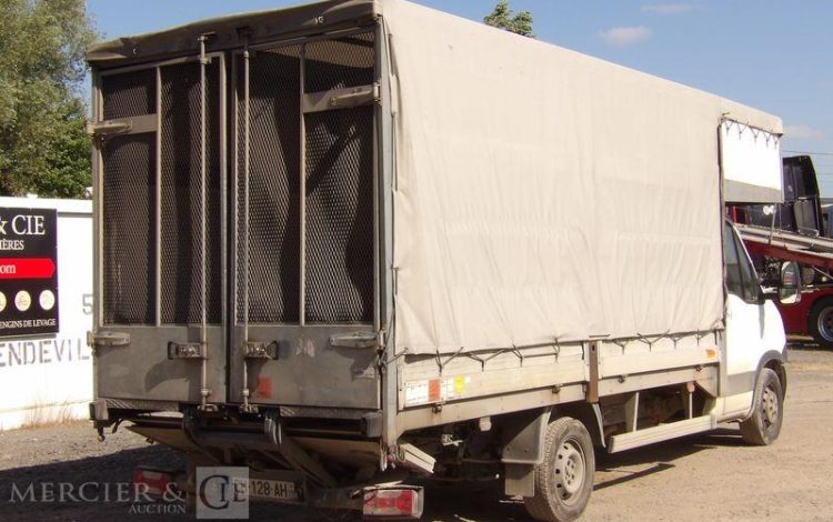 IVECO 3T5 BACHE BLANC CH-128-AH