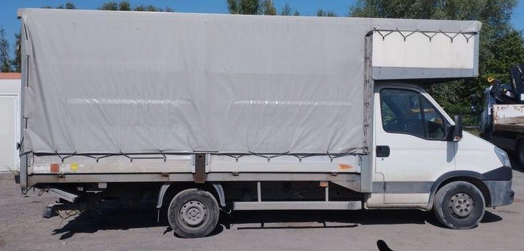 IVECO 3T5 BACHE BLANC CH-128-AH