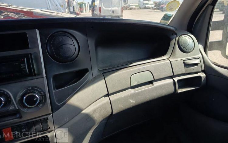IVECO 3T5 BACHE BLANC CH-128-AH