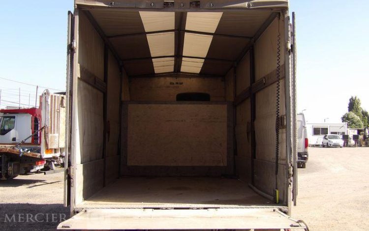 IVECO 3T5 BACHE BLANC CH-128-AH