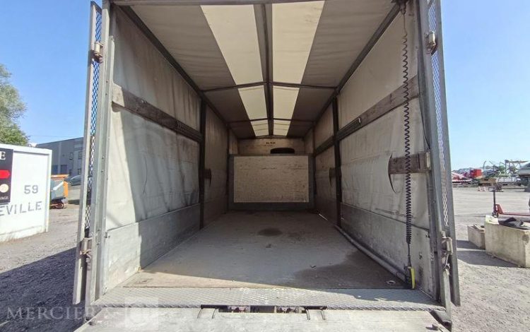 IVECO 3T5 BACHE BLANC CH-128-AH