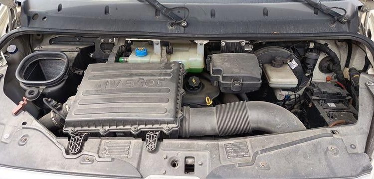 IVECO 3T5 BACHE BLANC CH-128-AH