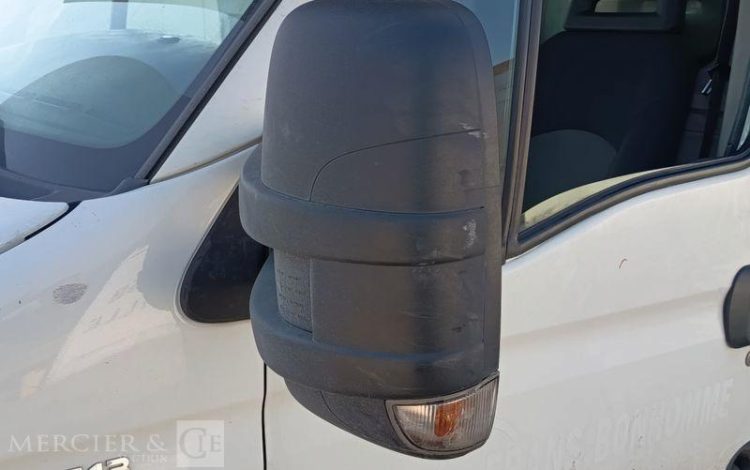 IVECO 3T5 BACHE BLANC CH-128-AH