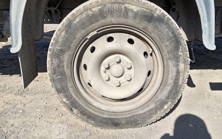 IVECO 3T5 BACHE BLANC CH-128-AH