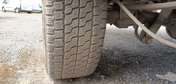 IVECO 3T5 BACHE BLANC CH-128-AH