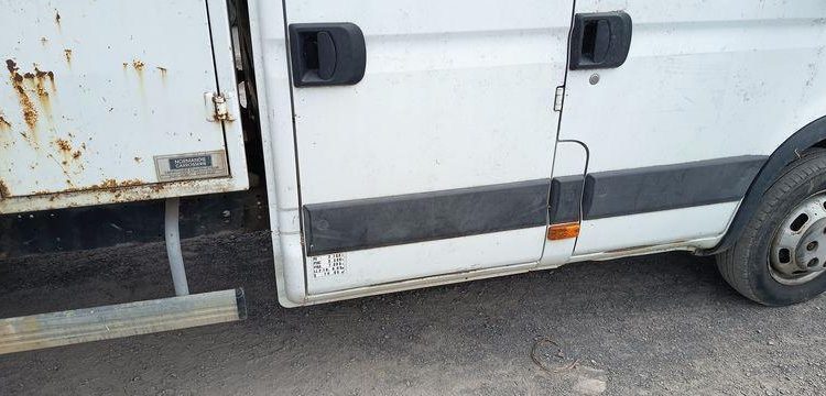 IVECO 35C13 2,3LD DPF 126CV BENNE AVEC COFFRE ACIER DIESEL -167915 KMS – ANNEE 2012 BLANC CM-290-SR