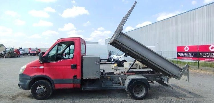 IVECO 35C13 BENNE SIMPLE CABINE COFFRE  CS-903-GL